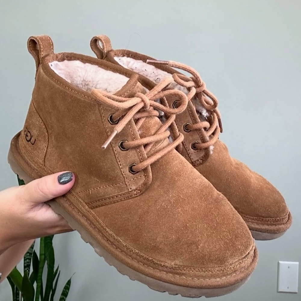 UGG Women’s Neumel Size 6